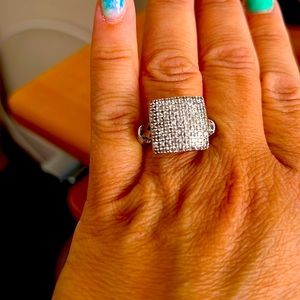 Cocktail diamond ring
